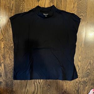 Athleta Black Short Sleeve Women's Slit Sleeve Top